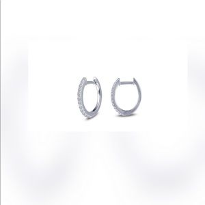 Gorgeous dainty LaFonn oval small hoops